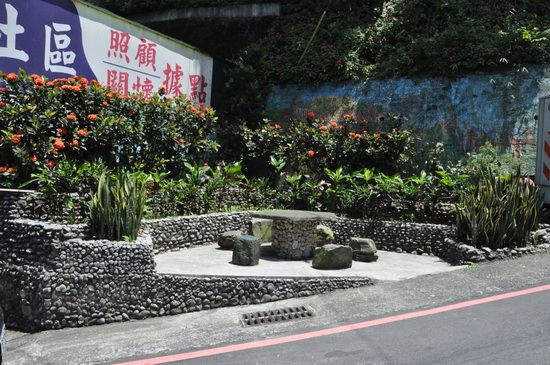 里民會堂旁的口袋公園,是由社區志工親手打造。
